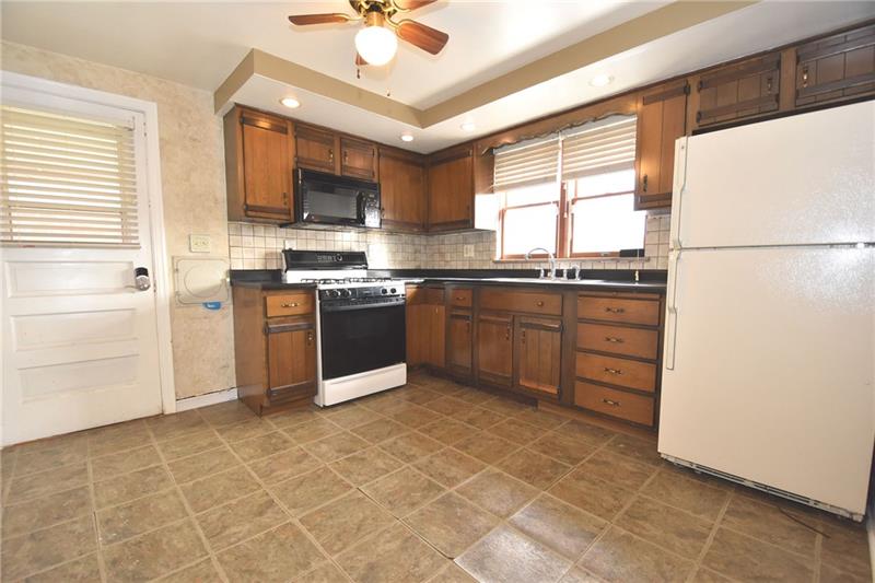 114 Howell Street Elizabeth, PA 15037 - Photo 7 of 20 Gallery Image 7