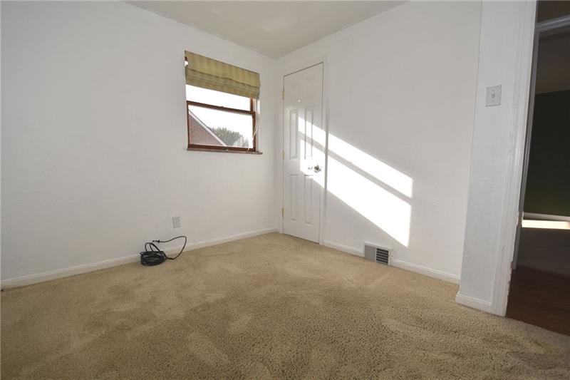 114 Howell Street Elizabeth, PA 15037 - Photo 9 of 20 Gallery Image 9