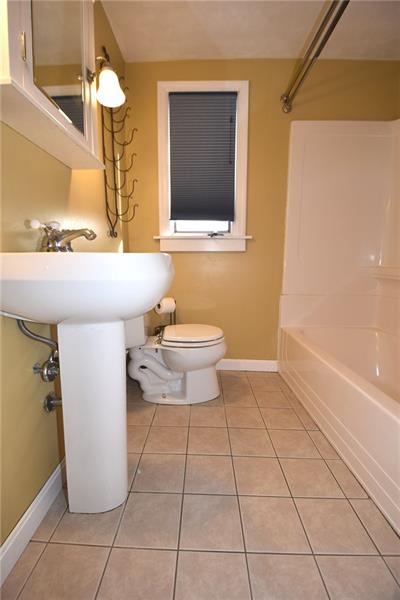 114 Howell Street Elizabeth, PA 15037 - Photo 10 of 20 Gallery Image 10