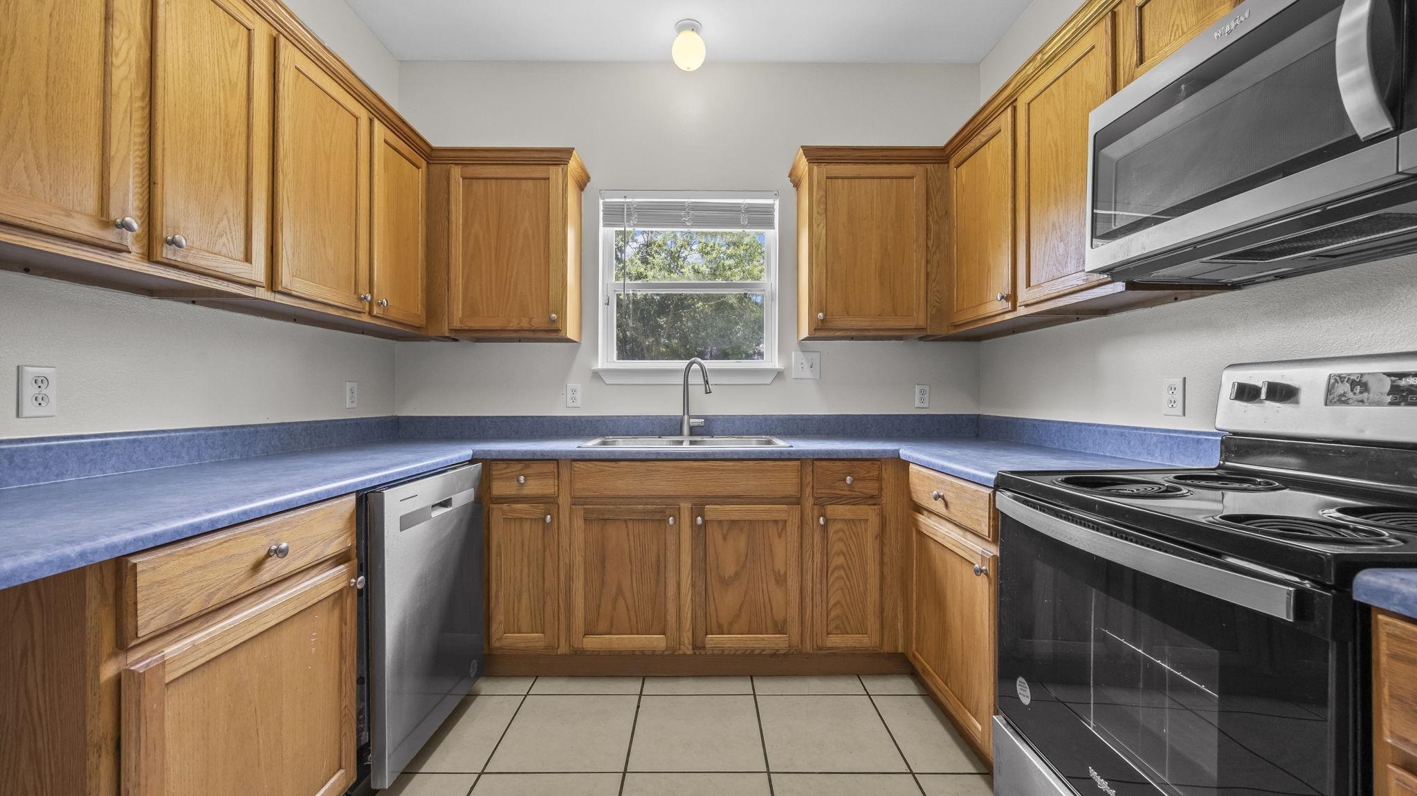 603 South Cedar Street Foley, AL 36535 - Photo 9 of 53 Kitchen