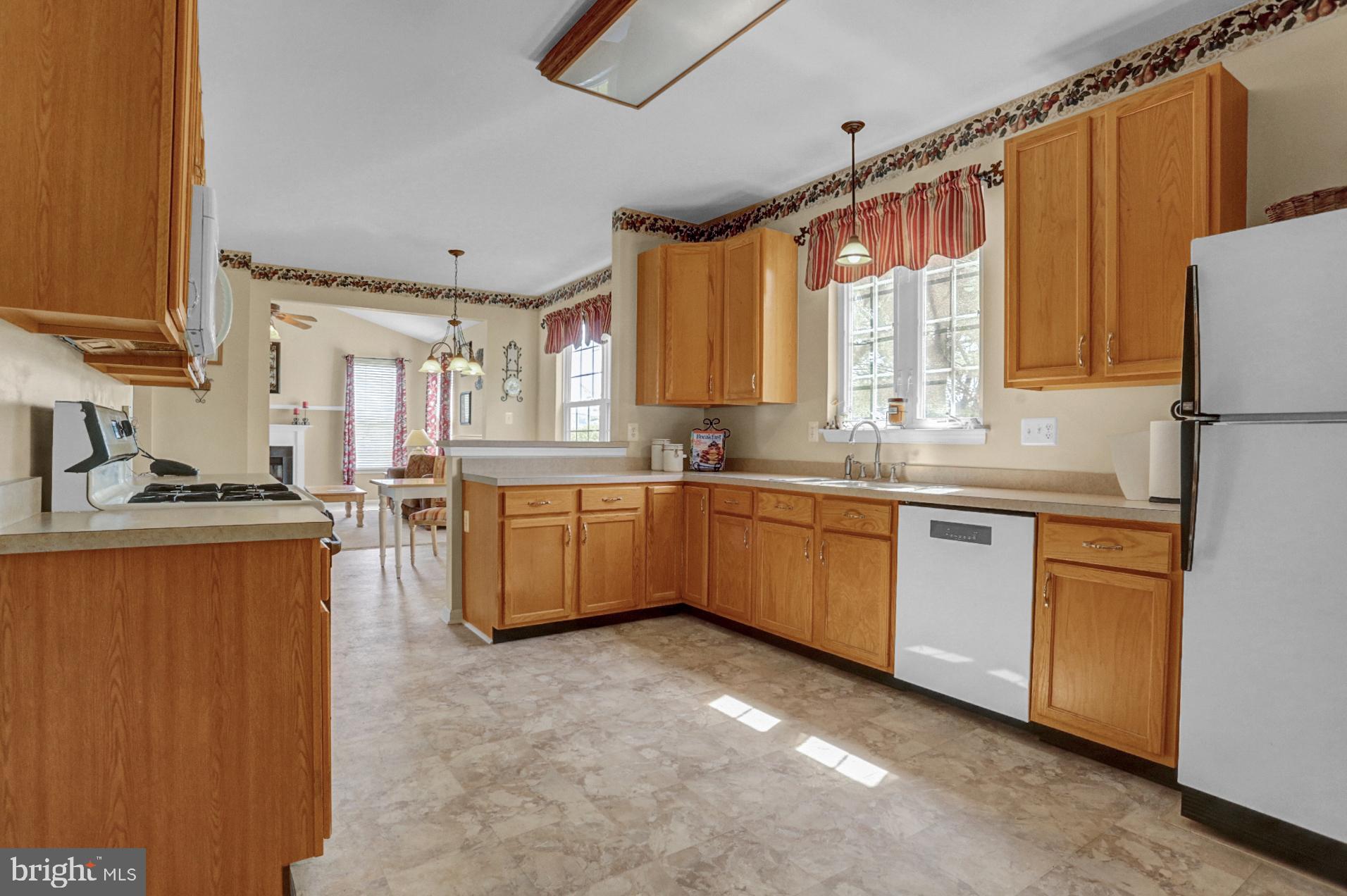 121 Hartman Road Pottstown, PA 19465 - Photo 10 of 41 Kitchen