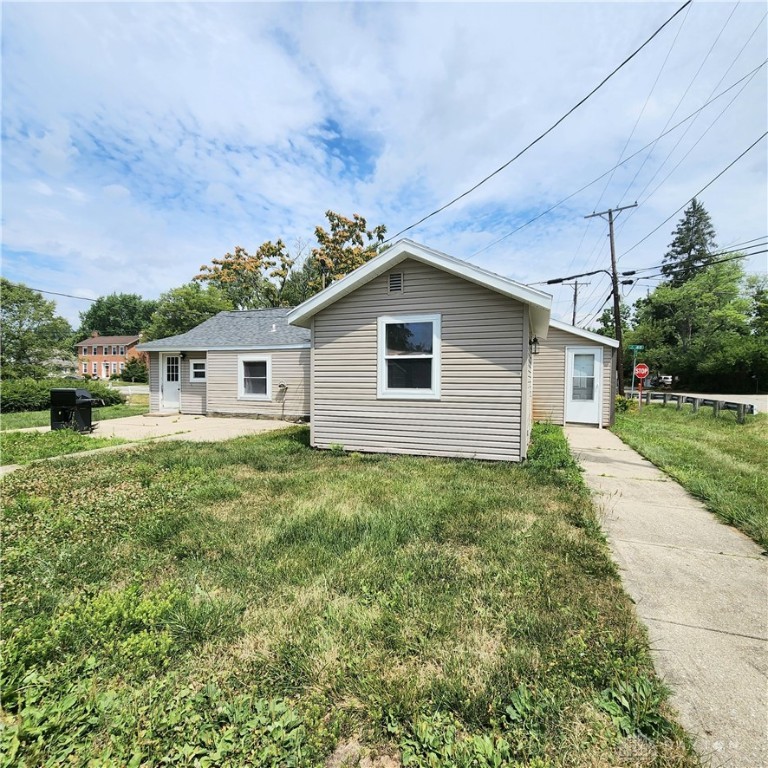 8540 South Mann Road Tipp City, OH 45371 - Photo 1 of 23 South Exterior