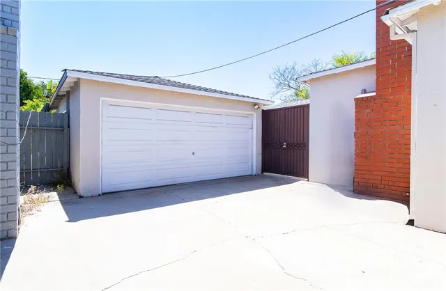 $899,999 | 4750 West 133rd Street, Hawthorne, CA 90250