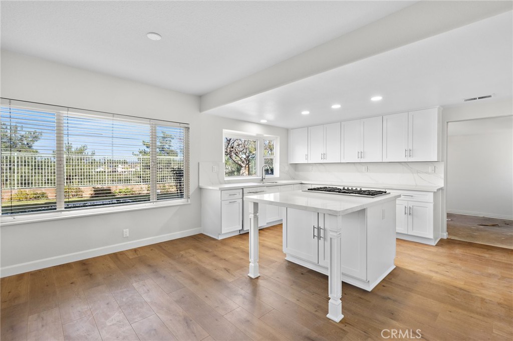 431 Elmhurst Place Fullerton, CA 92835 - Photo 4 of 36