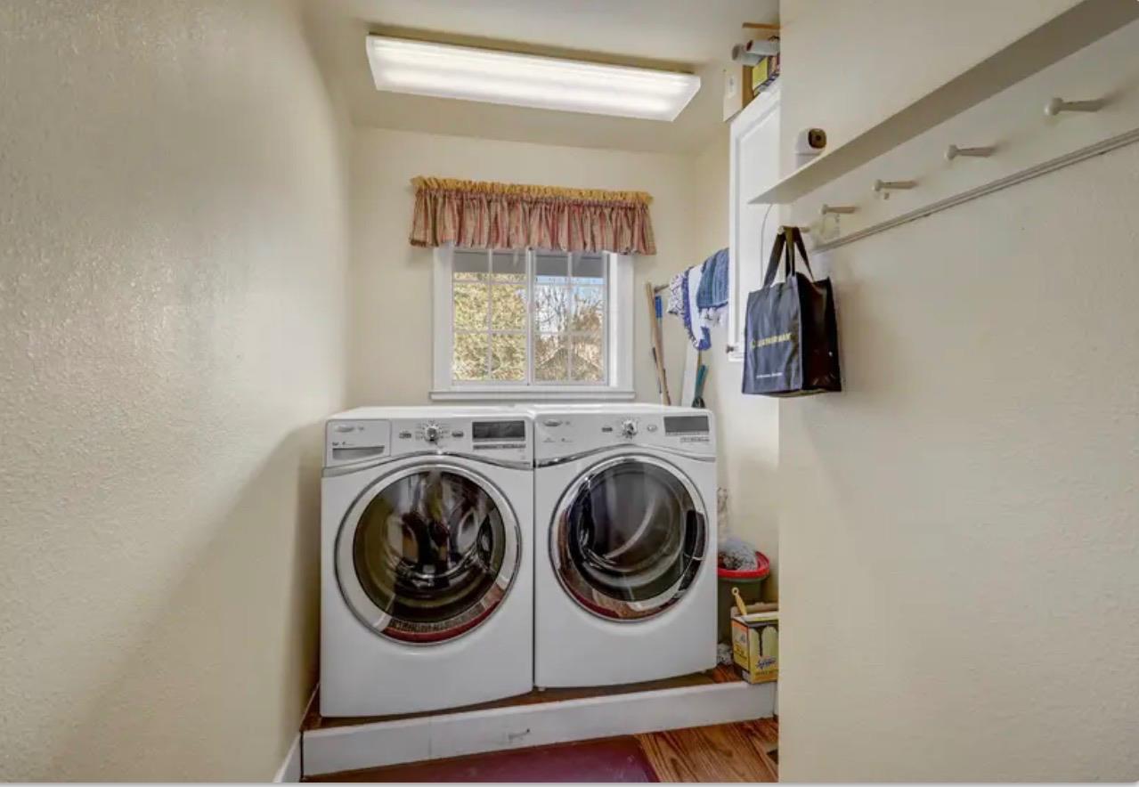 15044 Rio Circle Rancho Murieta, CA 95683 - Photo 37 of 50 a utility room with dryer and washer