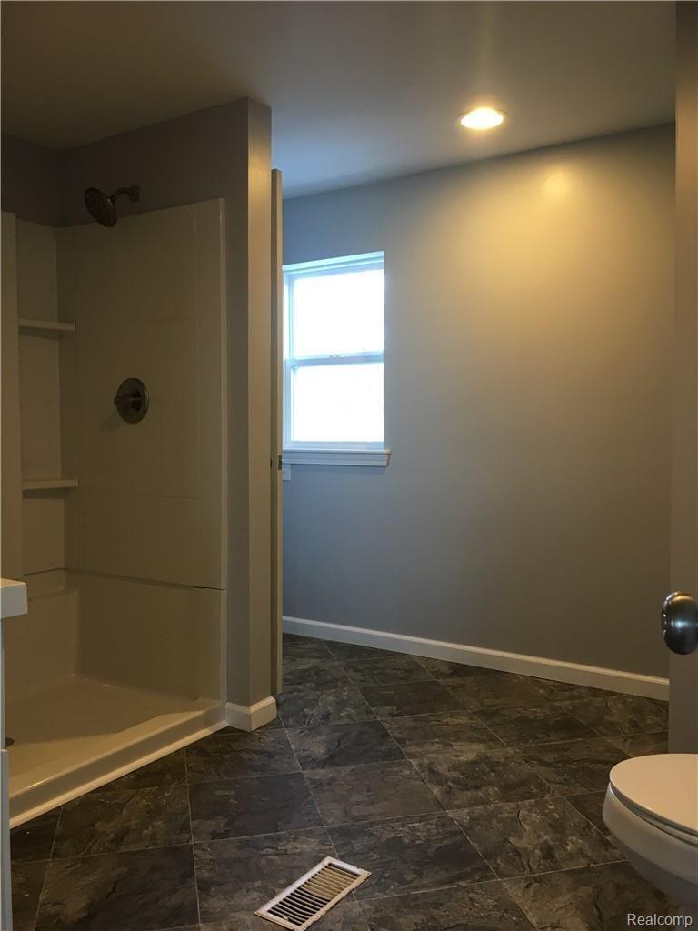 8144 Lansing Road Durand, MI 48429 - Photo 22 of 27 bathroom with shower.jpg