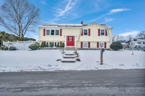 $649,000 | 14 Magna Road, Methuen, MA 01844