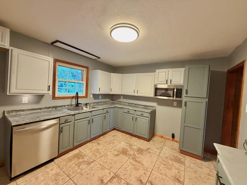 8974 Thompson Valley Road Tazewell, VA 24651 - Photo 17 of 35 Gallery Image 17