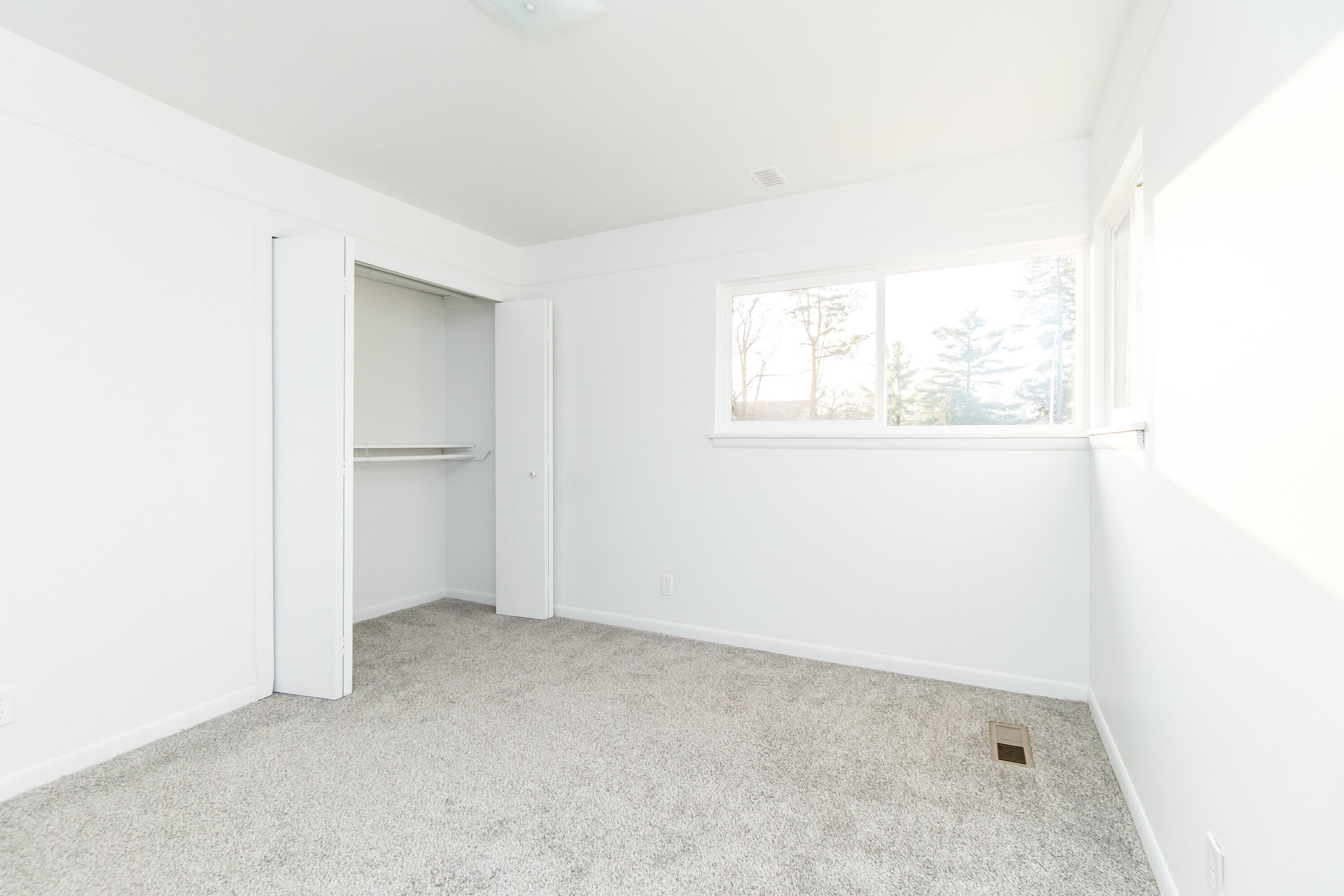 18248 Farmington Road Livonia, MI 48152 - Photo 12 of 21 011_6