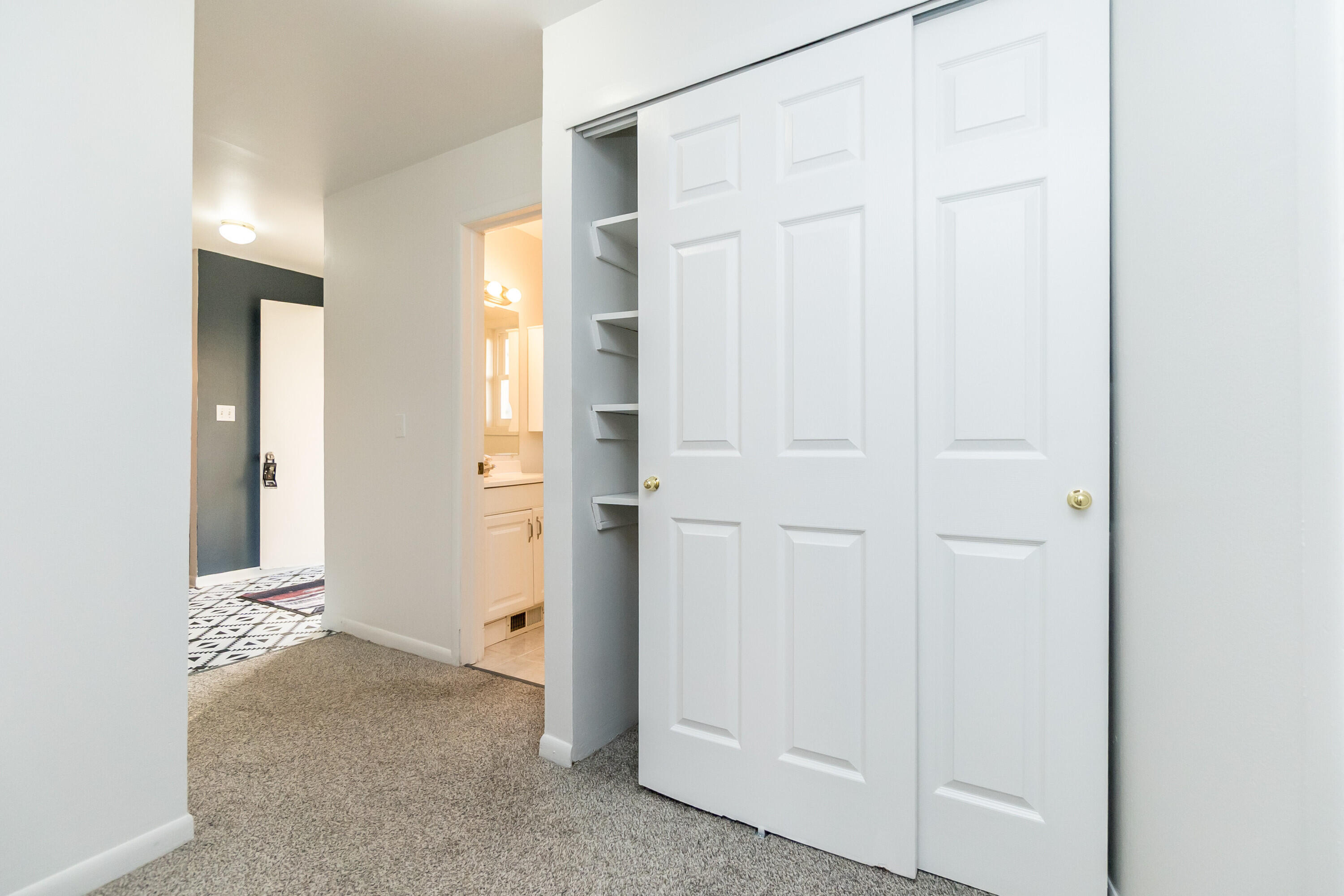 18248 Farmington Road Livonia, MI 48152 - Photo 13 of 21 012_8