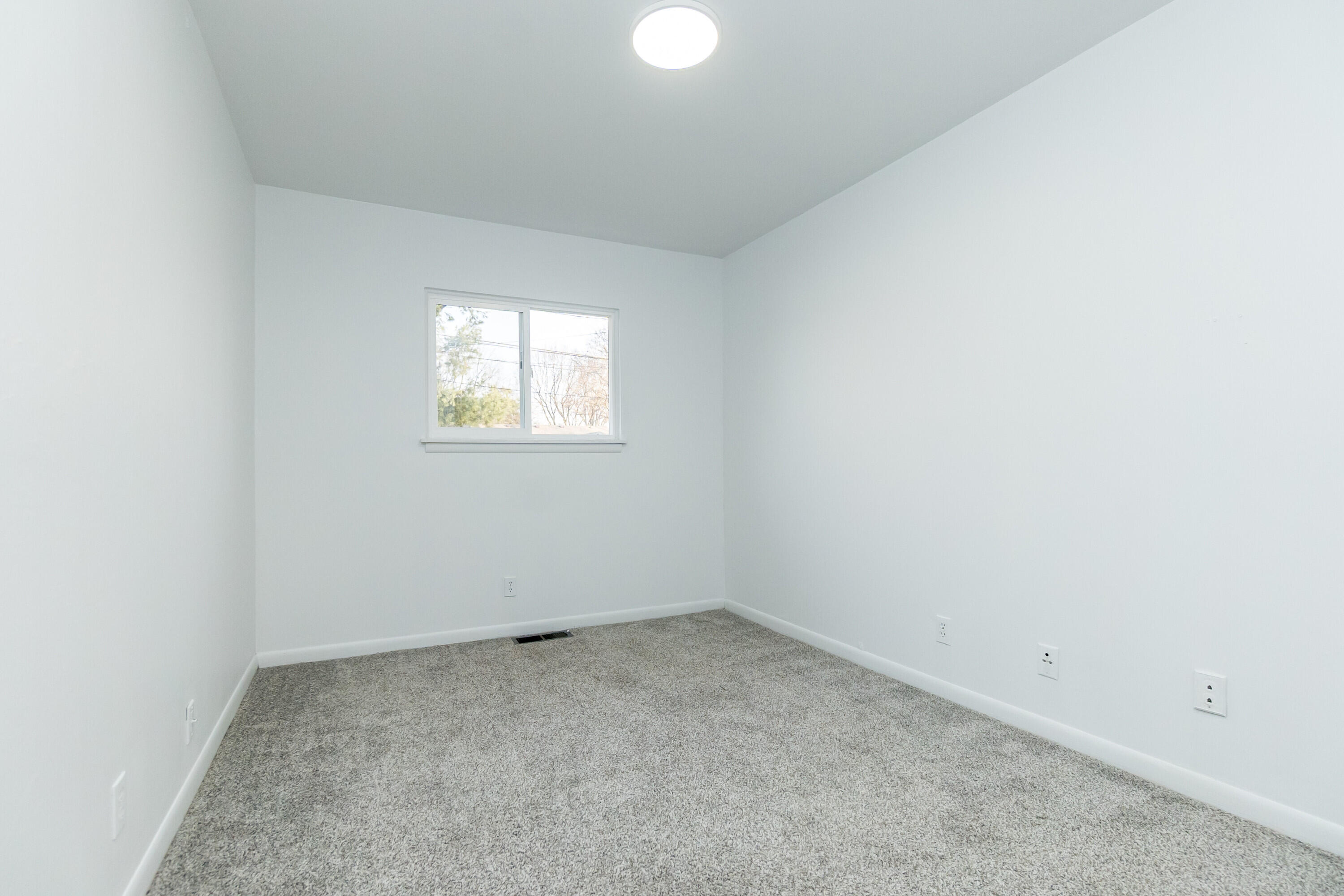 18248 Farmington Road Livonia, MI 48152 - Photo 14 of 21 013_9