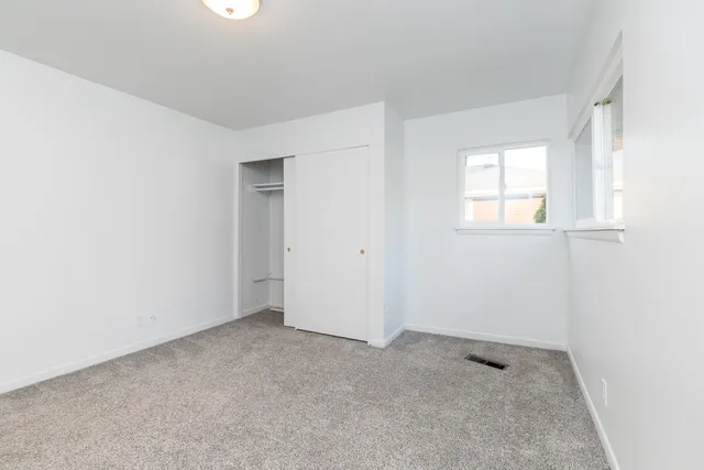 $2,200 | 18248 Farmington Road, Livonia, MI 48152