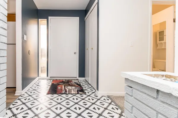 $2,200 | 18248 Farmington Road, Livonia, MI 48152