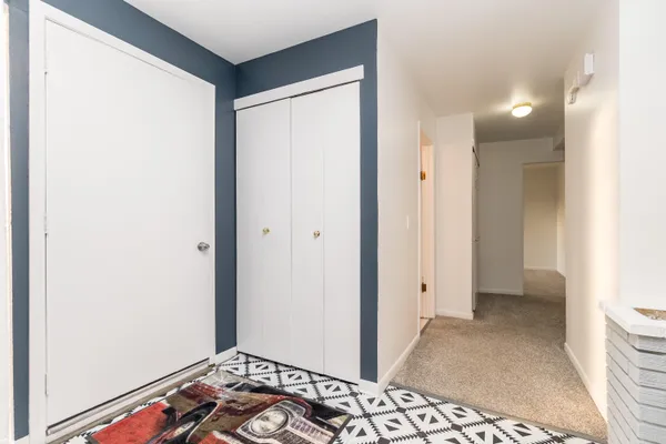 $2,200 | 18248 Farmington Road, Livonia, MI 48152