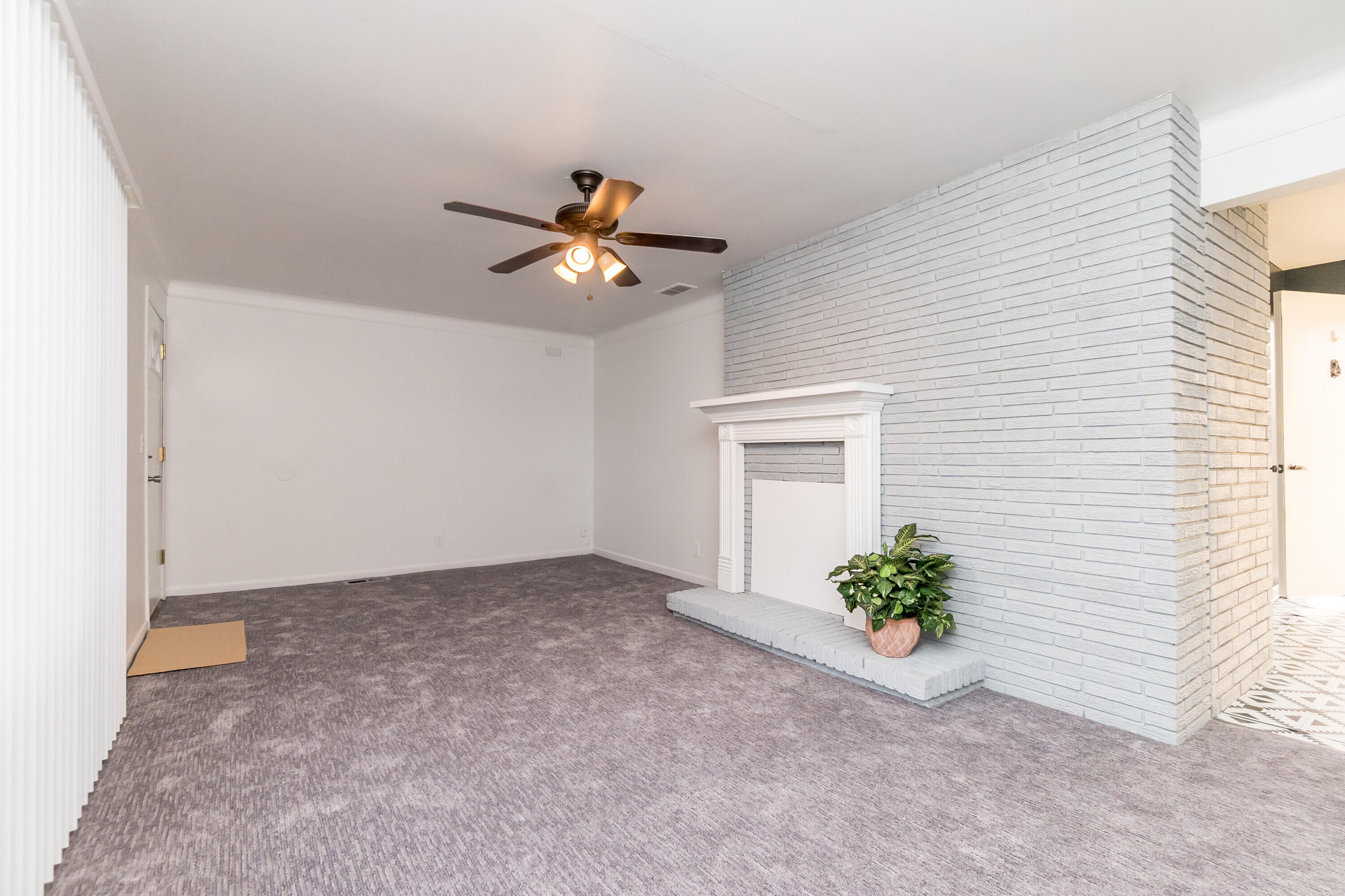 18248 Farmington Road Livonia, MI 48152 - Photo 9 of 21 008_12