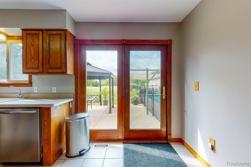3409 Lahring Road Linden, MI 48451 - Photo 14 of 77