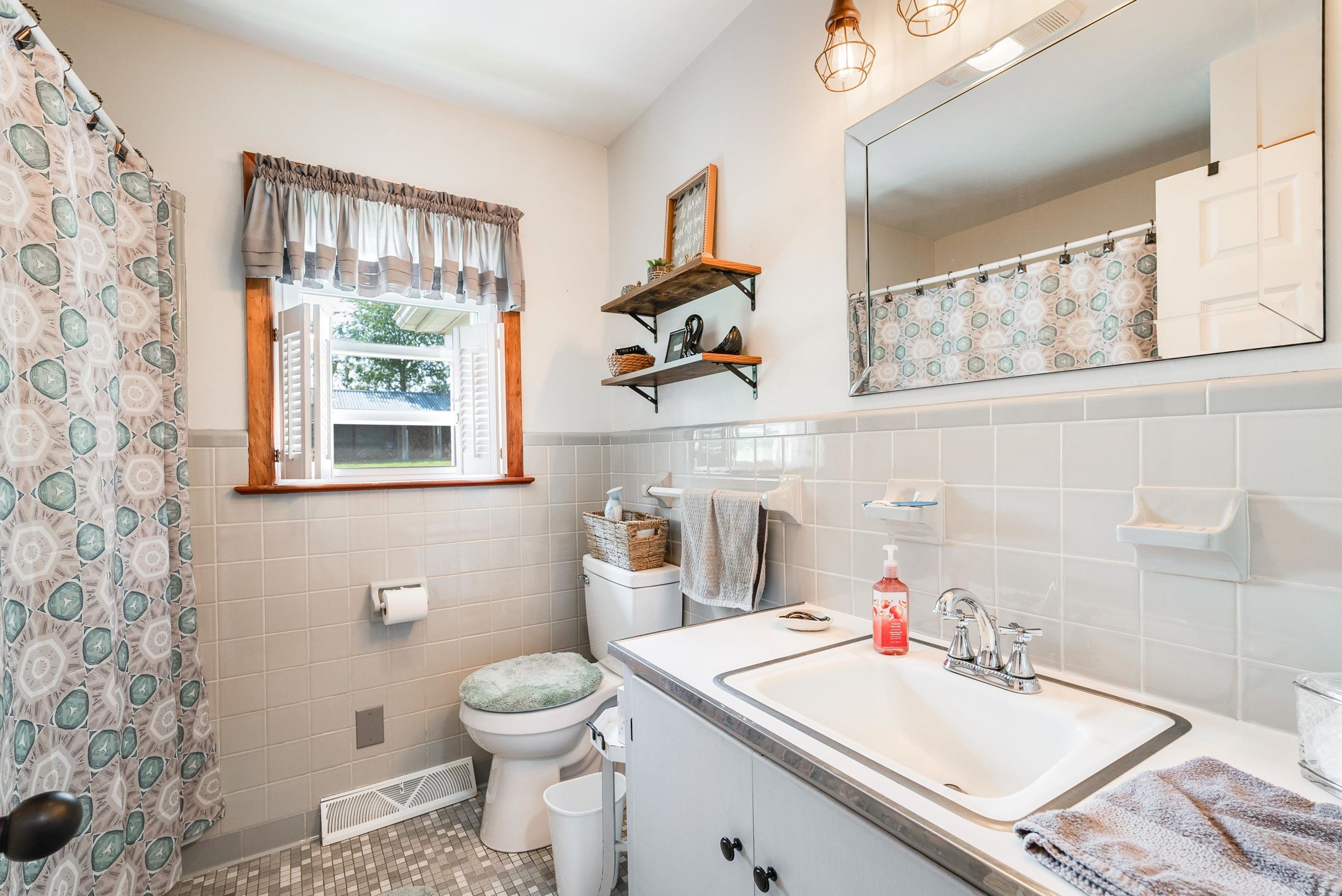 331 Whiskey Creek Road Churchville, VA 24421 - Photo 17 of 55 Gallery Image 17