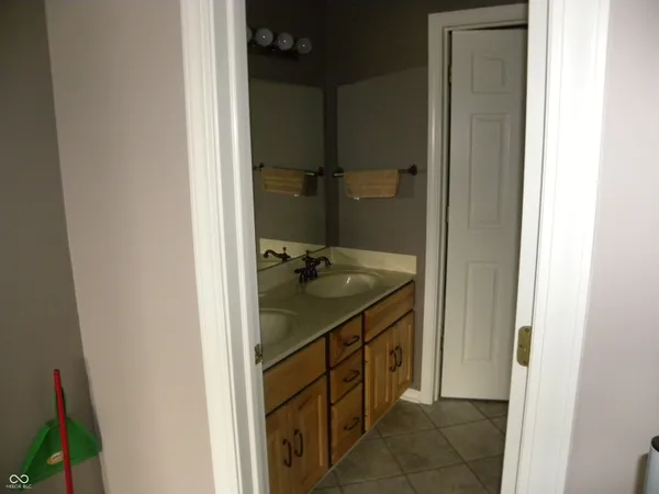 $595,000 | 5118 Boardwalk Place, Indianapolis, IN 46220