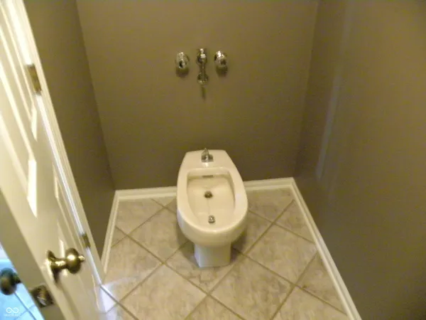 $595,000 | 5118 Boardwalk Place, Indianapolis, IN 46220