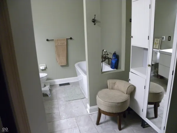 $595,000 | 5118 Boardwalk Place, Indianapolis, IN 46220