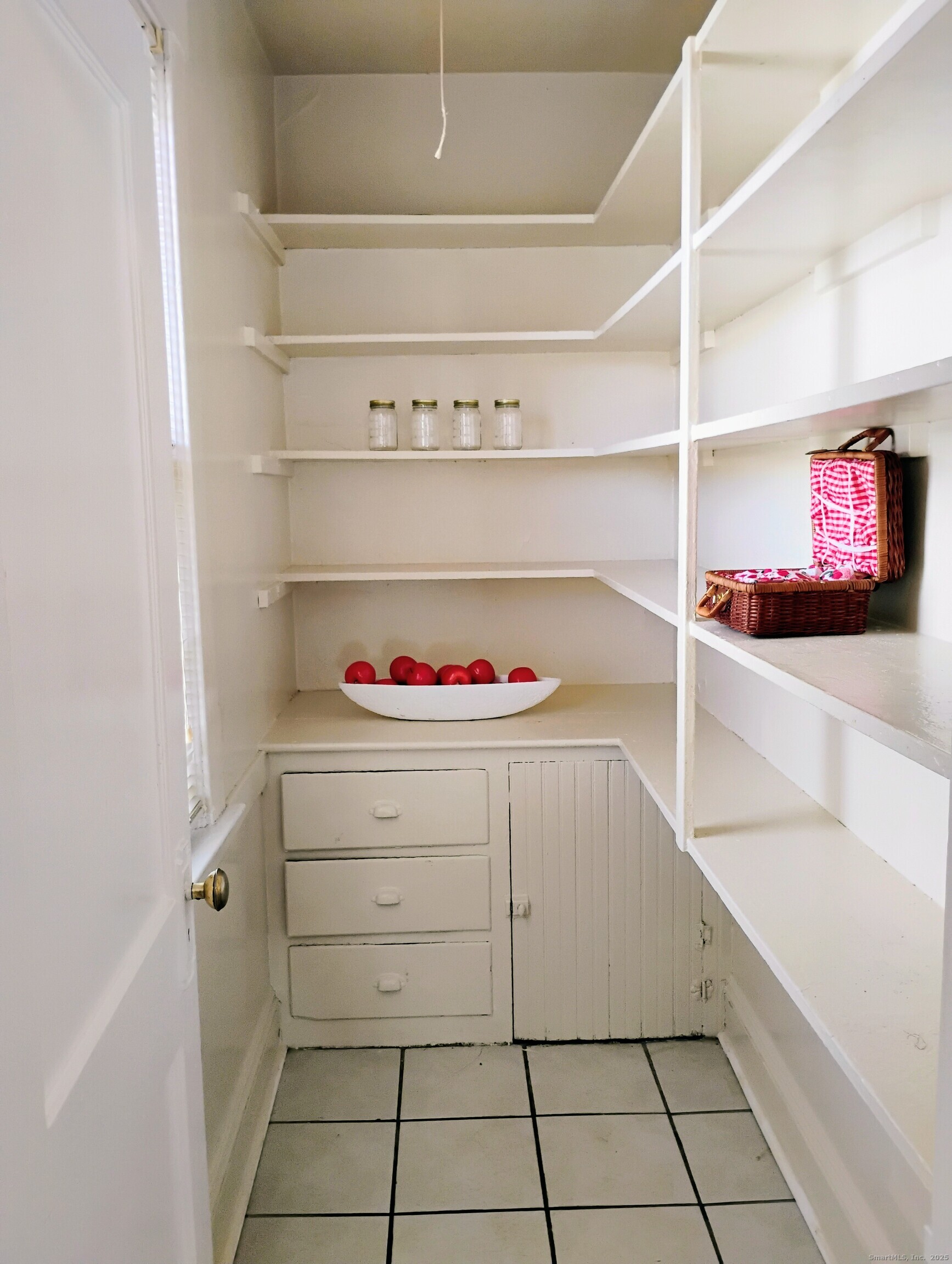 83 Colebrook Street Hartford, CT 06112 - Photo 11 of 36 a utility room with washer and dryer