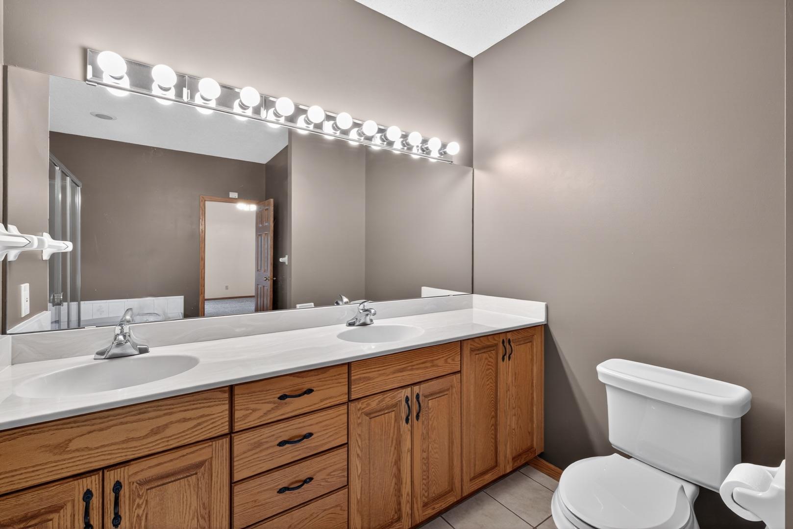 2032 Fox Valley Drive Southwest Rochester, MN 55902 - Photo 20 of 52