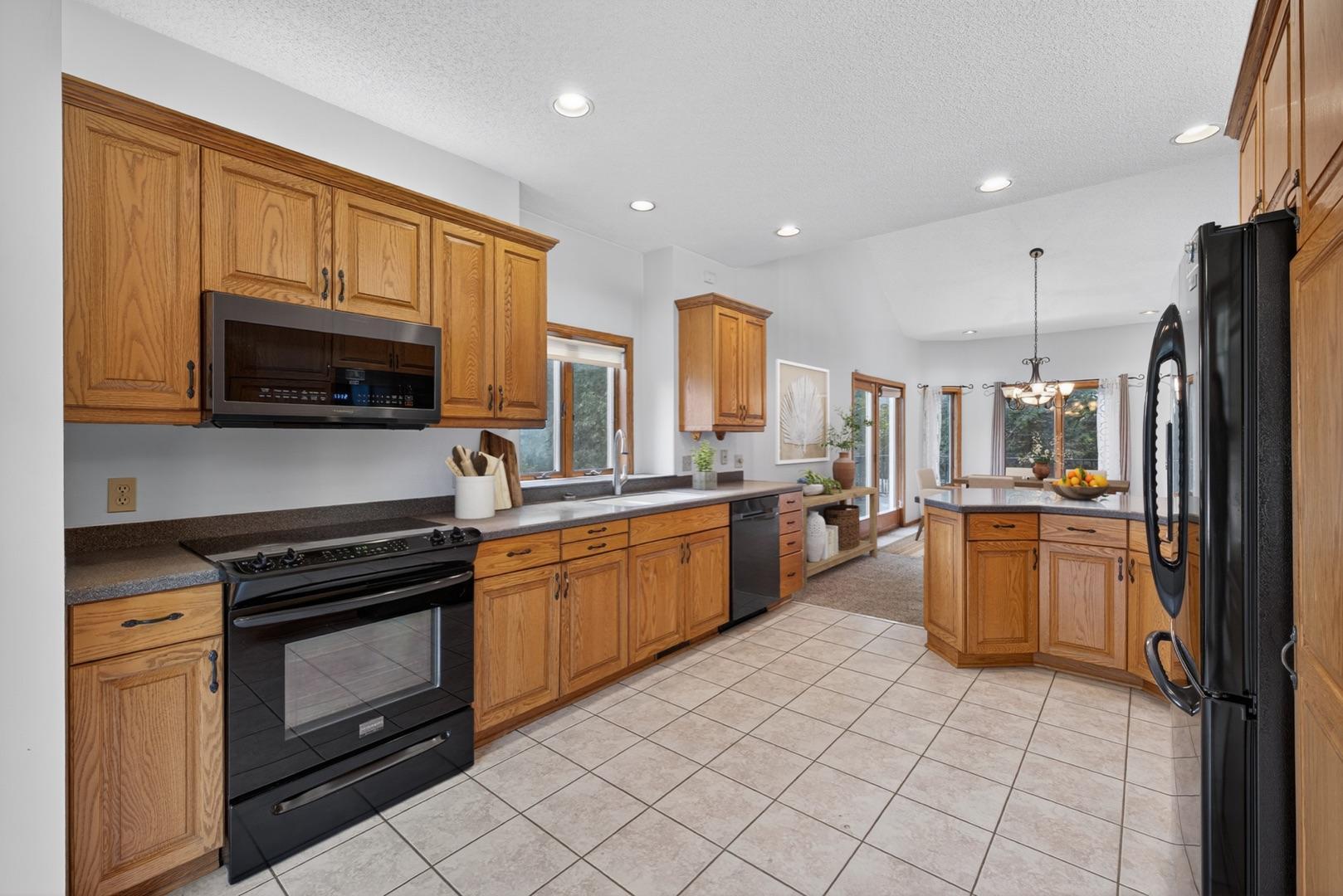 2032 Fox Valley Drive Southwest Rochester, MN 55902 - Photo 4 of 52