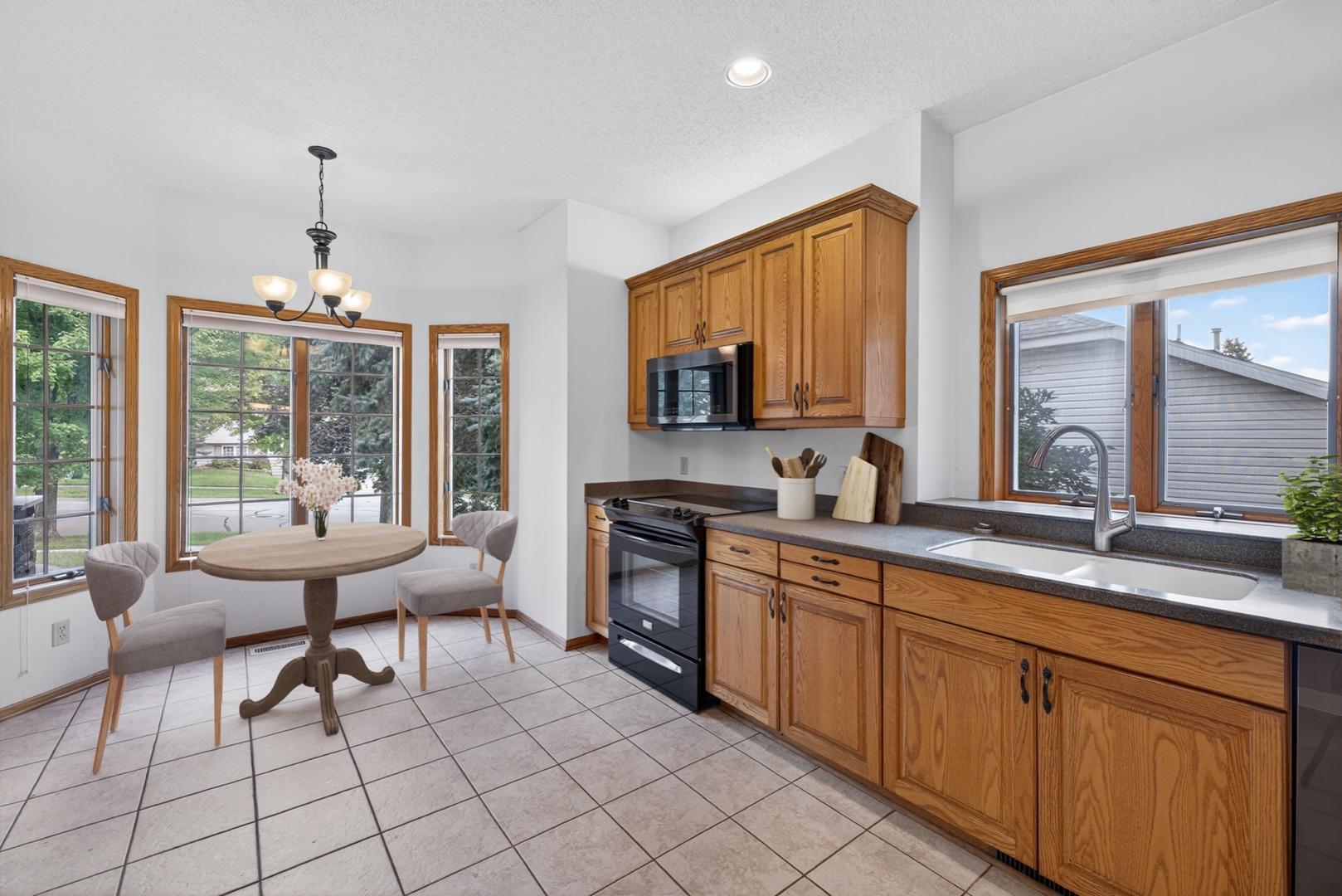 2032 Fox Valley Drive Southwest Rochester, MN 55902 - Photo 6 of 52