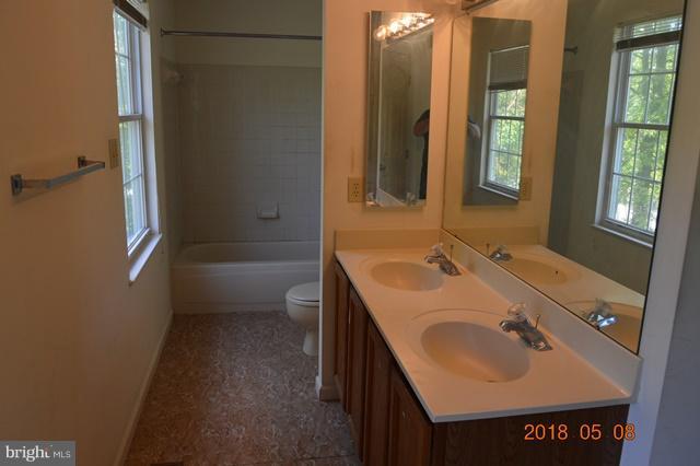 8406 Triple Crown Road Bowie, MD 20715 - Photo 8 of 10 Bath (Master)