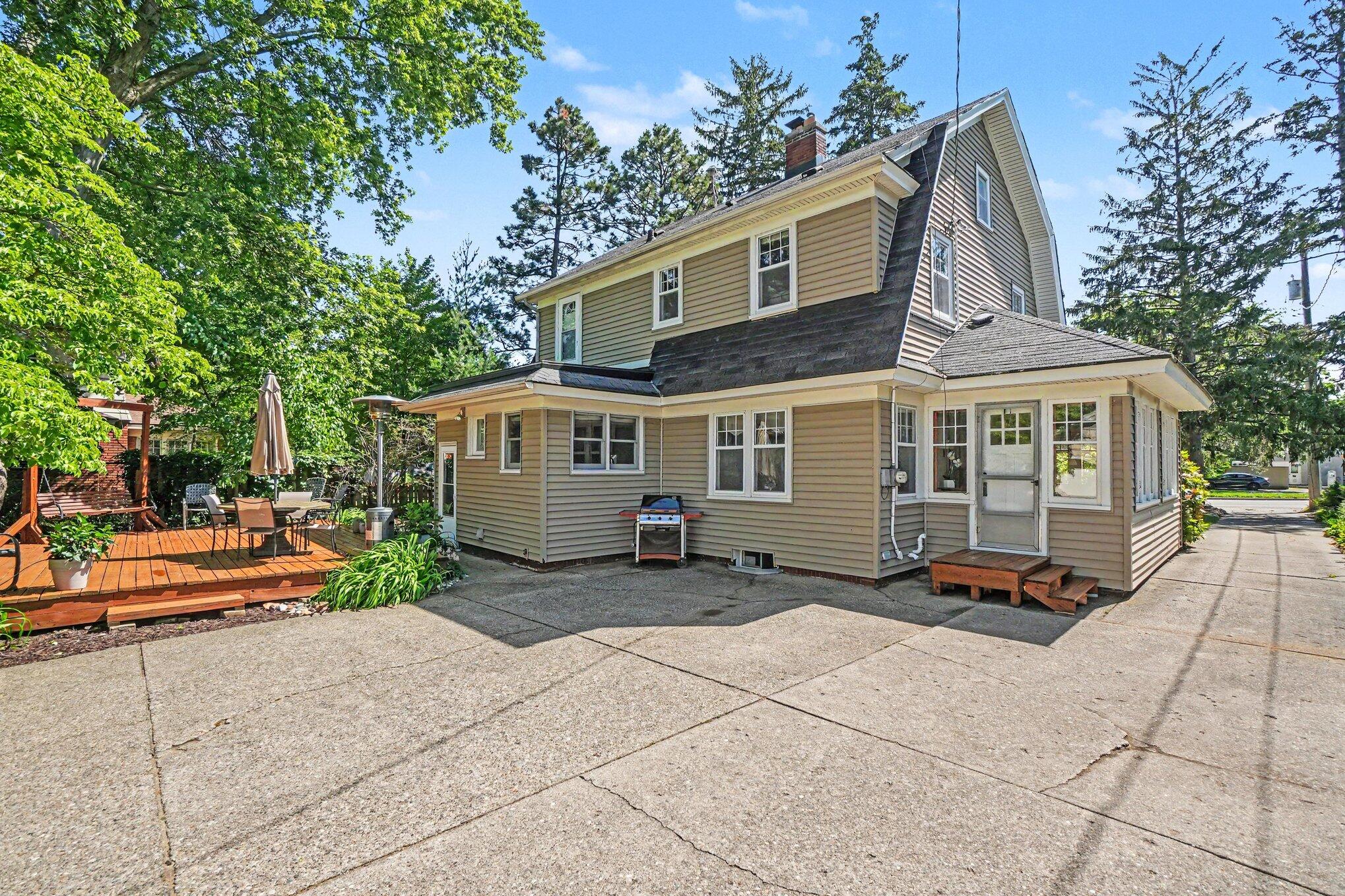 560 State Street Holland, MI 49423 - Photo 37 of 45 043_file_4816