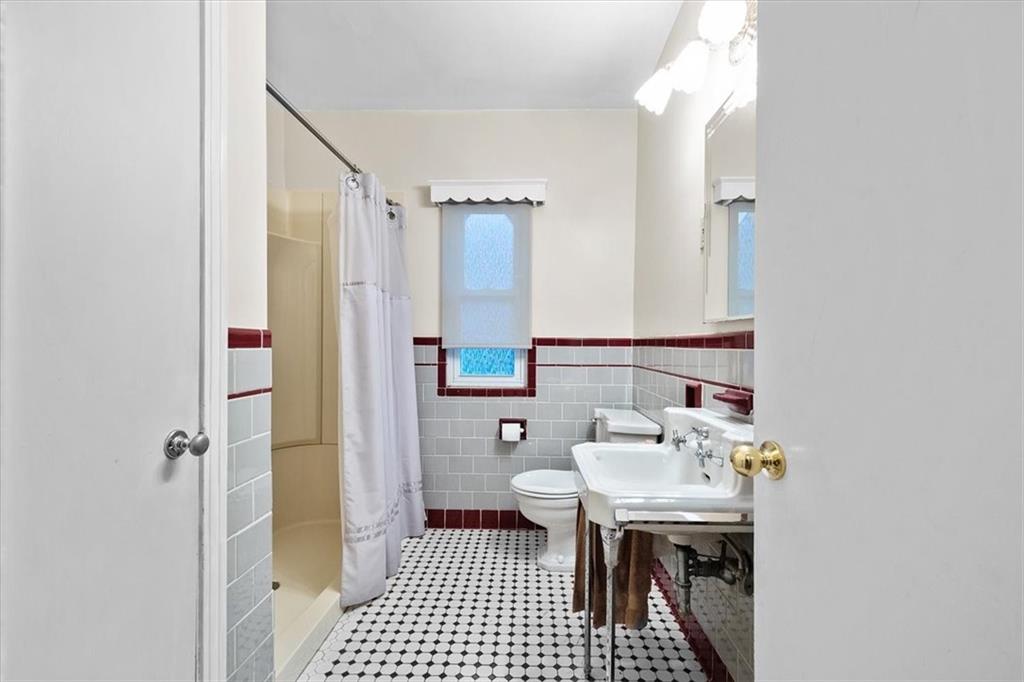 401 Woodside Road Pittsburgh, PA 15221 - Photo 7 of 25 Gallery Image 7