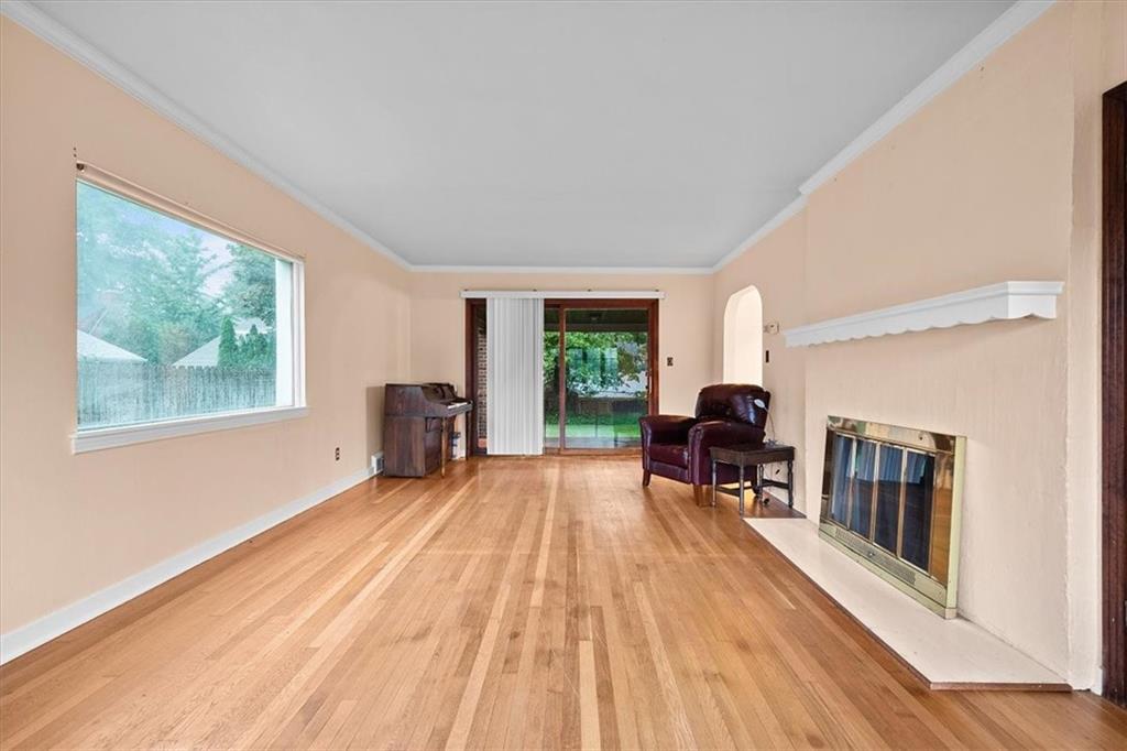 401 Woodside Road Pittsburgh, PA 15221 - Photo 9 of 25 Gallery Image 9