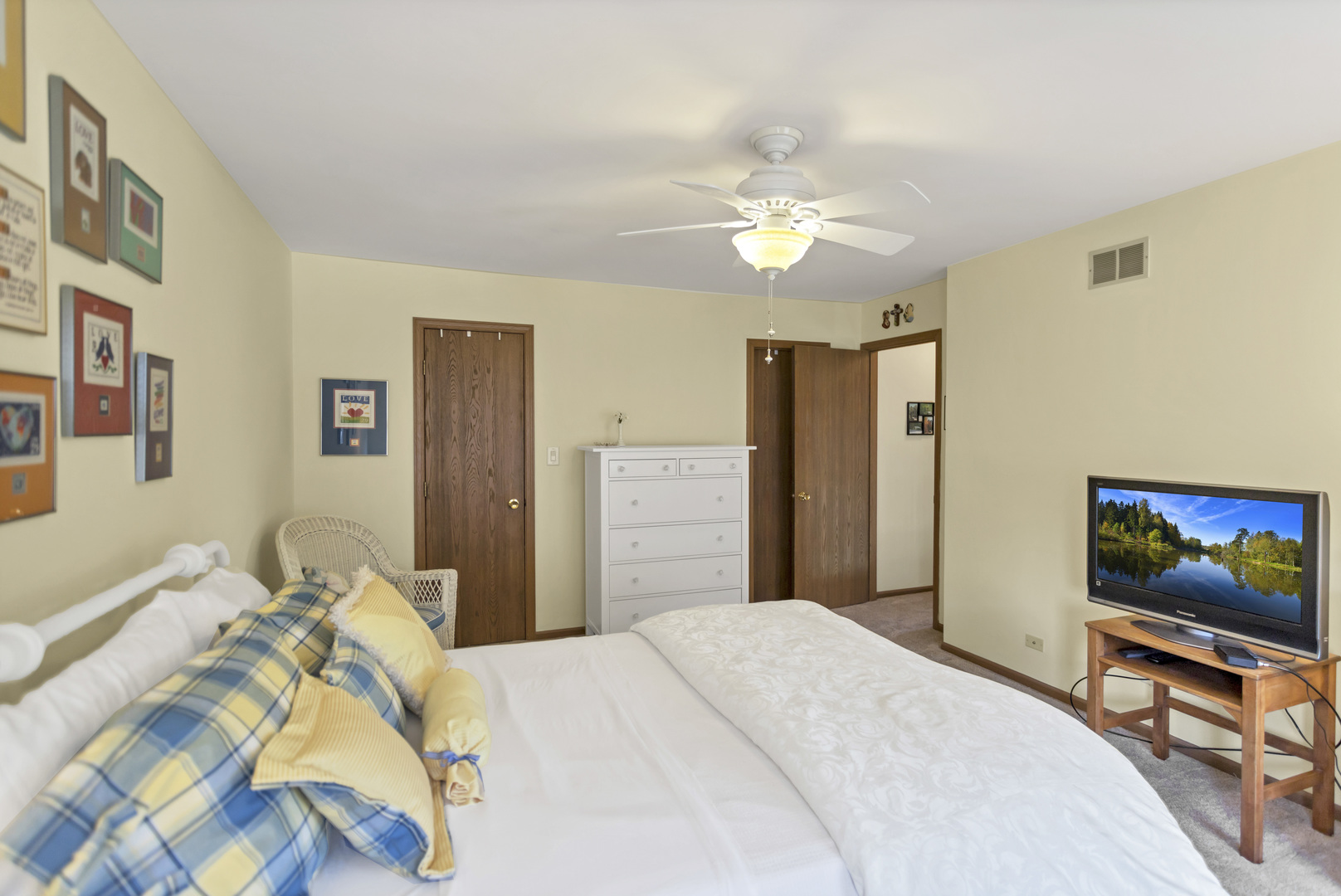 129 Hazelnut Drive Streamwood, IL 60107 - Photo 15 of 22