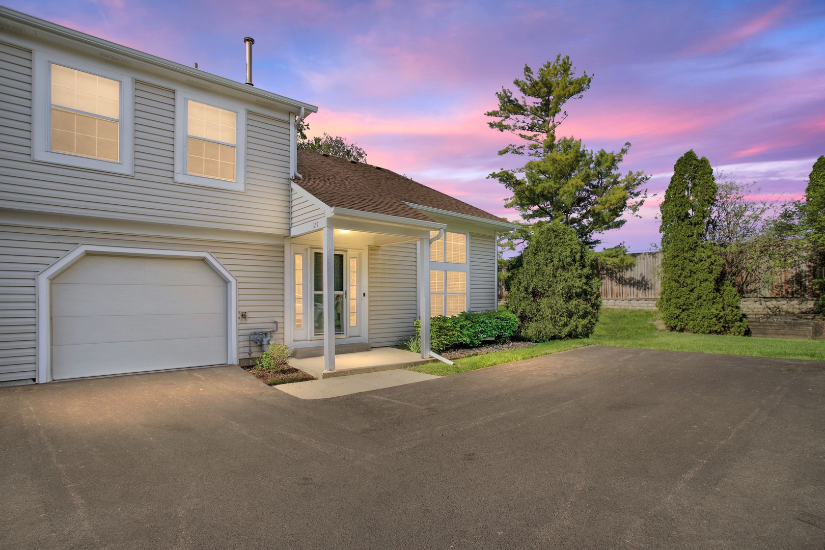 129 Hazelnut Drive Streamwood, IL 60107 - Photo 2 of 22