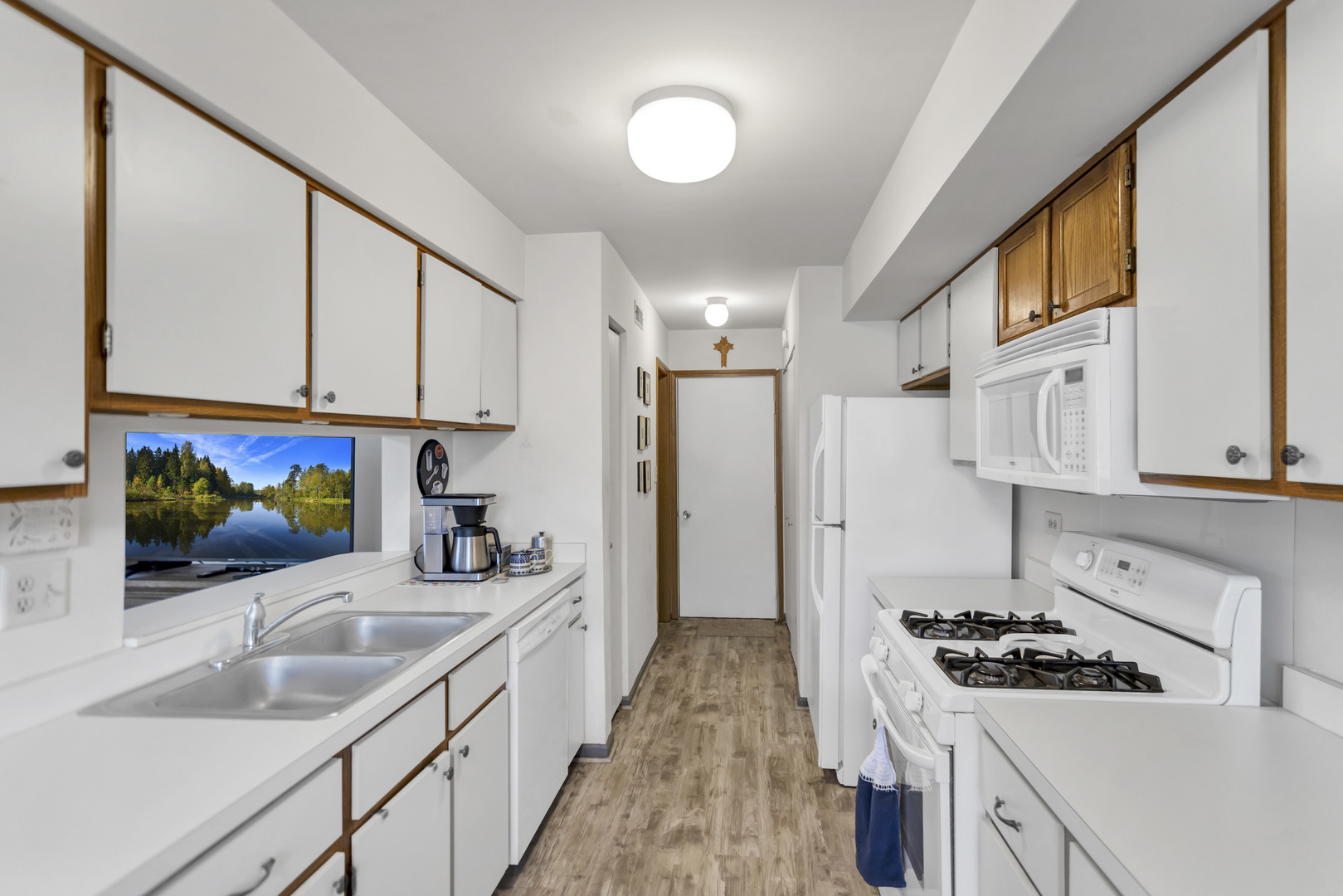 129 Hazelnut Drive Streamwood, IL 60107 - Photo 8 of 22