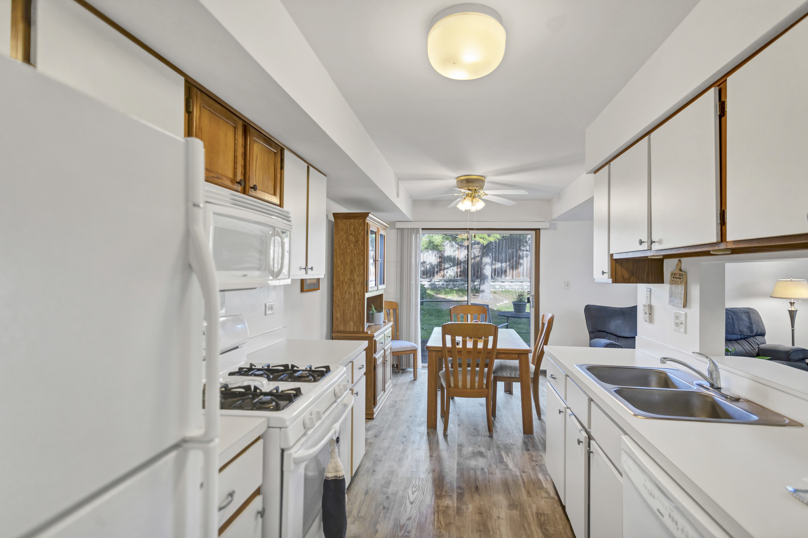 129 Hazelnut Drive Streamwood, IL 60107 - Photo 10 of 22