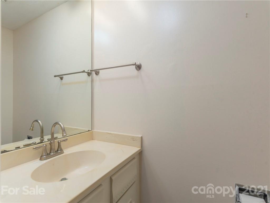 76 Ninevah Road Waynesville, NC 28786 - Photo 4 of 18 Gallery Image 4