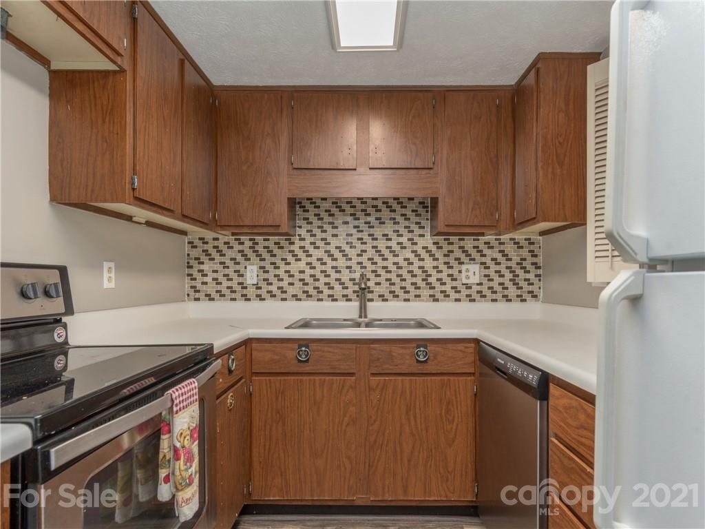 76 Ninevah Road Waynesville, NC 28786 - Photo 5 of 18 Gallery Image 5