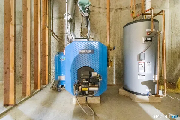 $450,000 | 499 Hartford Road, Brooklyn, CT 06234