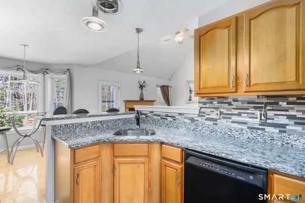 $450,000 | 499 Hartford Road, Brooklyn, CT 06234