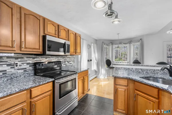 $450,000 | 499 Hartford Road, Brooklyn, CT 06234