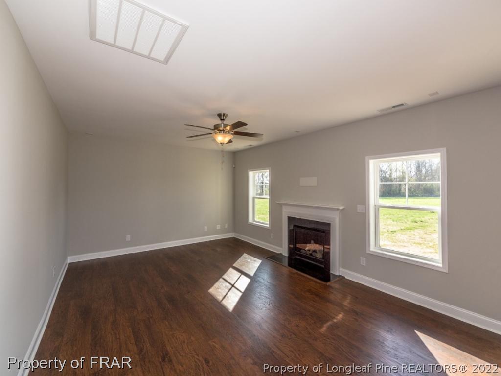 6723 Running Fox Road Hope Mills, NC 28348 - Photo 5 of 29 Gallery Image 5