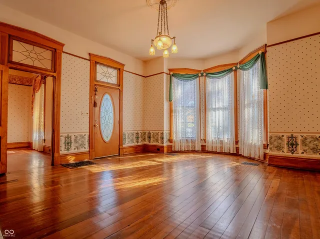 $259,500 | 123 South Jennings Street, North Vernon, IN 47265