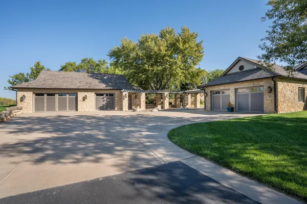 $3,950,000 | 17498 Southwest Meadowlark Road, Rose Hill, KS 67133