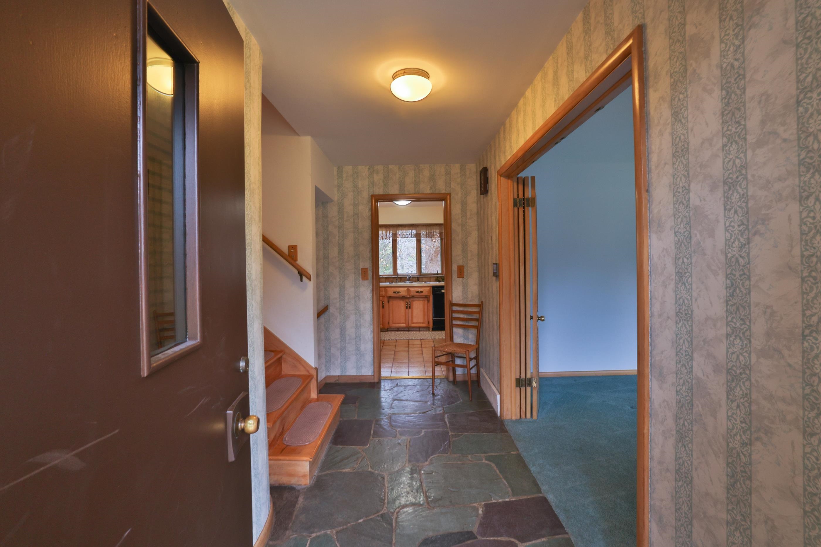 1198 North Dye Road Flint, MI 48532 - Photo 3 of 48 50097585-2.JPG