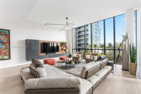 $3,000,000 | 650 Northeast 32nd Street, Unit BH7, Miami, FL 33137