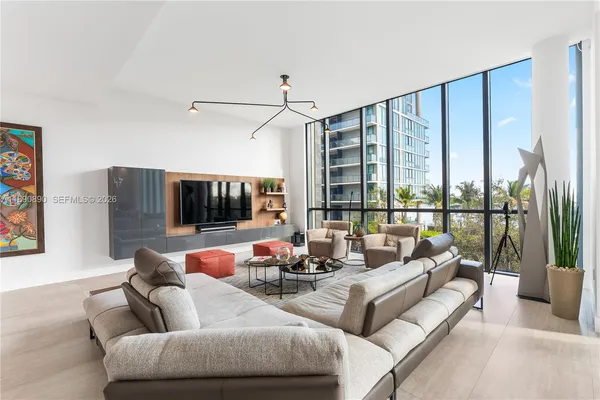$3,000,000 | 650 Northeast 32nd Street, Unit BH7, Miami, FL 33137