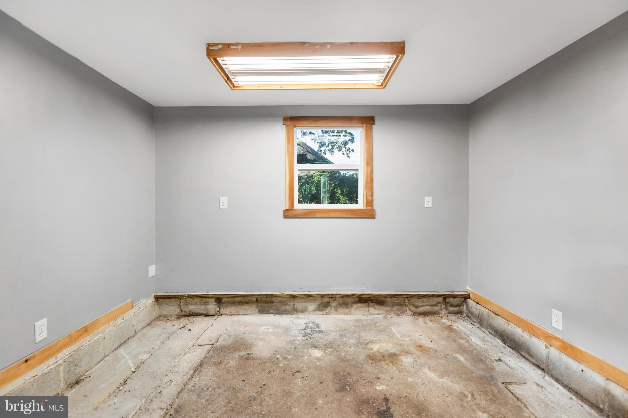 207 Brookfield Road Pasadena, MD 21122 - Photo 44 of 45 Inside shed