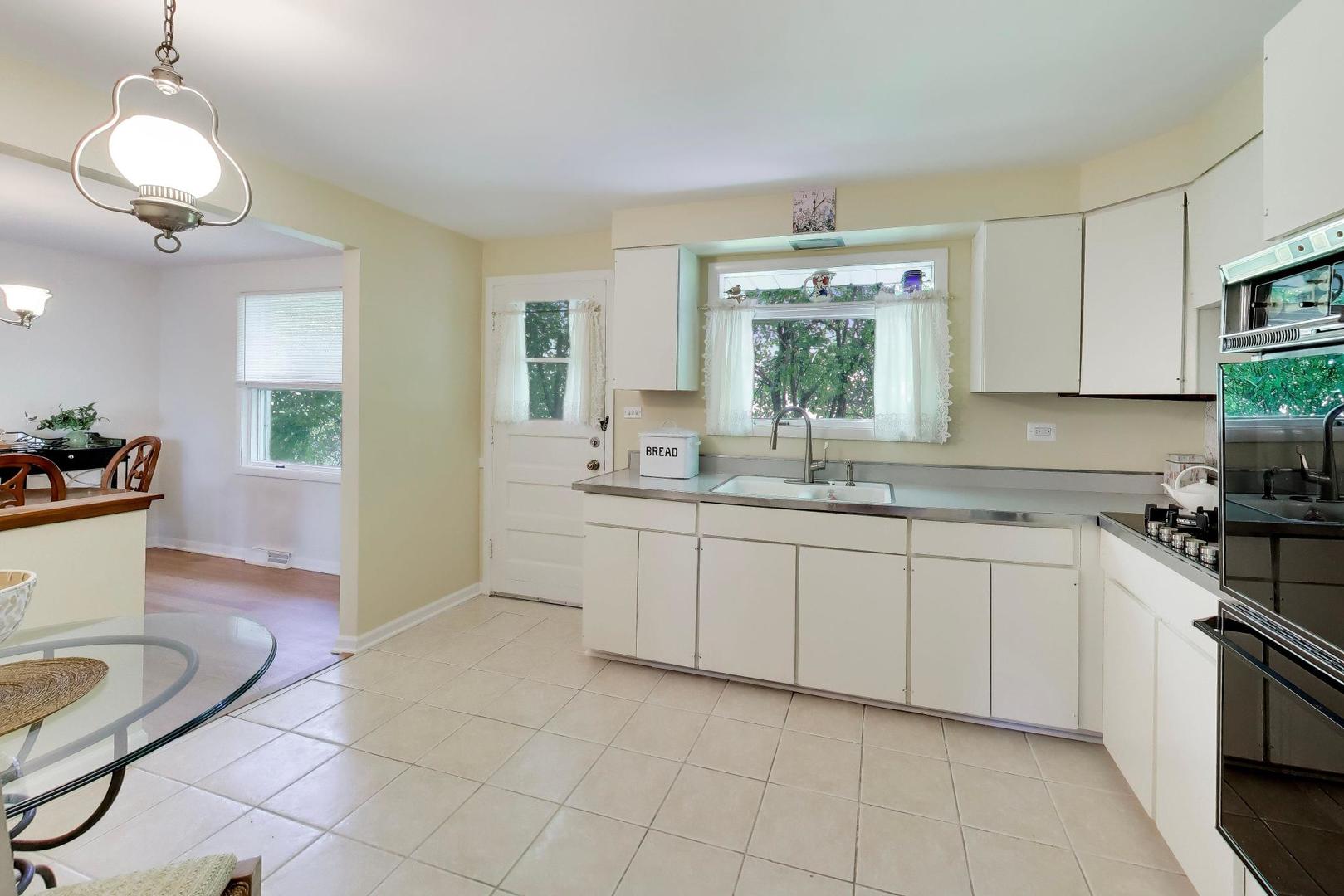 1115 Pfingsten Road Glenview, IL 60025 - Photo 7 of 23 Gallery Image 7