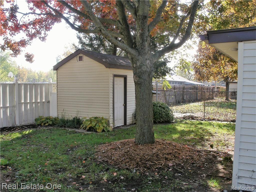 8511 Belleville Road Belleville, MI 48111 - Photo 39 of 45 GEDC0121.JPG